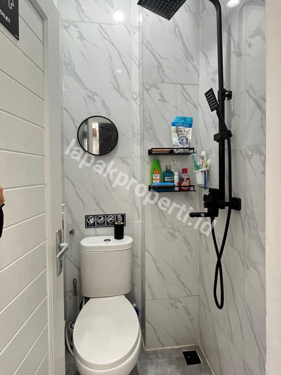 Foto RUMAH CLUSTER FULL FURNISHED SIAP HUNI di JABABEKA RESIDENCE CIKARANG BEKASI - 14