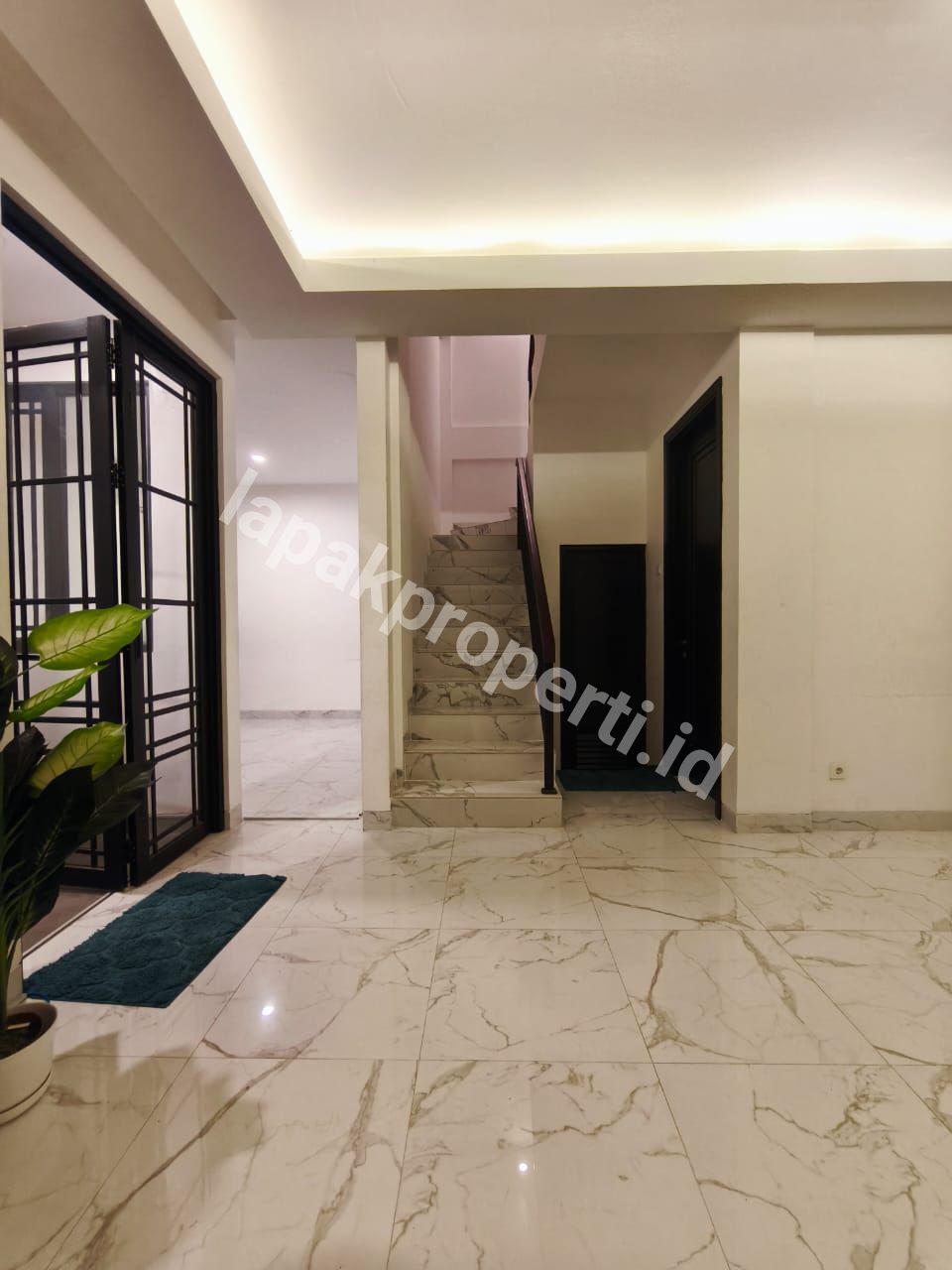 Foto RUMAH BARU DALAM CLUSTER STRATEGIS di PESANGGRAHAN JAKARTA SELATAN - 7