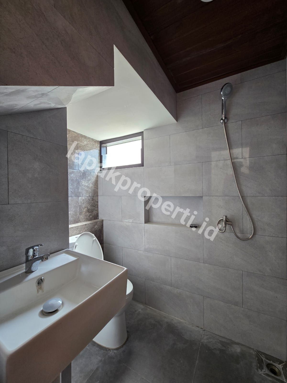 Foto Dijual Rumah Baru Dalam Komplek Di Rawamangun Pulo Asem Jakarta Timur - 15