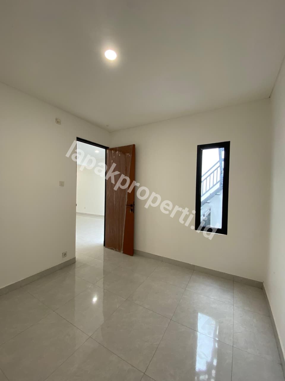 Foto RUMAH BARU RENOVASI TANAH LUAS DALAM KOMPLEK STRATEGIS di JAGAKARSA JAKARTA SELATAN - 10