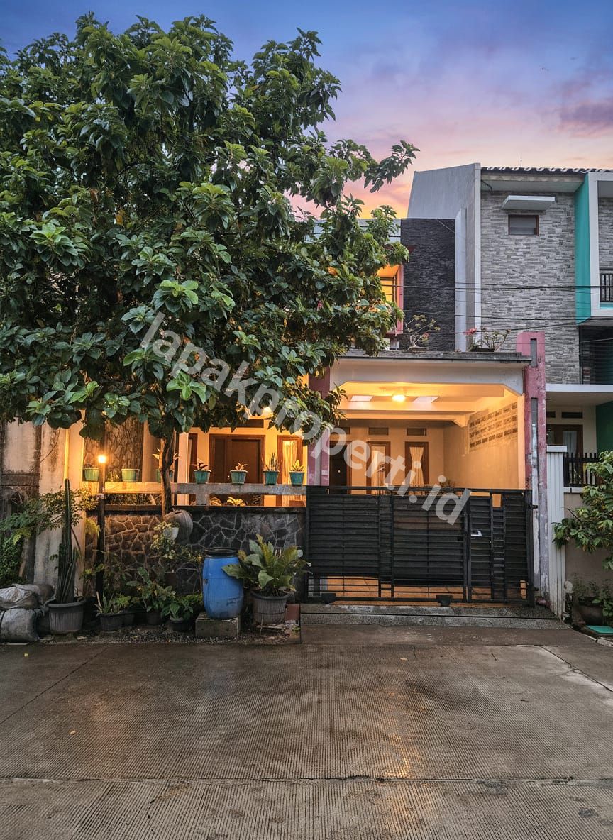 Foto Rumah Second Dalam Komplek One Gate Di Pondok Kelapa Jakarta Timur - 1