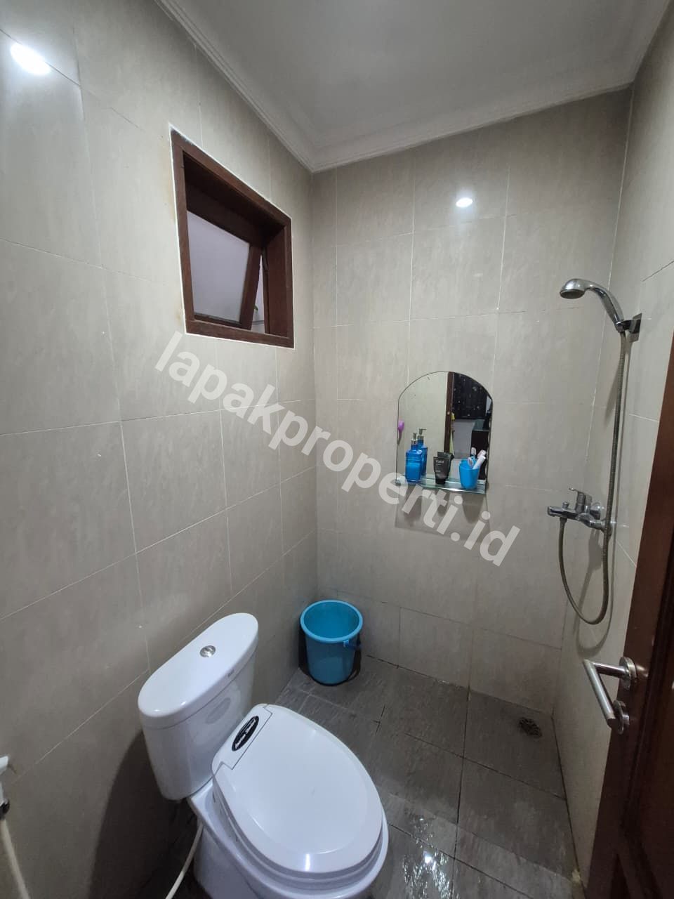 Foto Rumah Secondary Dalam komplek Di Cempaka Putih Jakarta Pusat - 7
