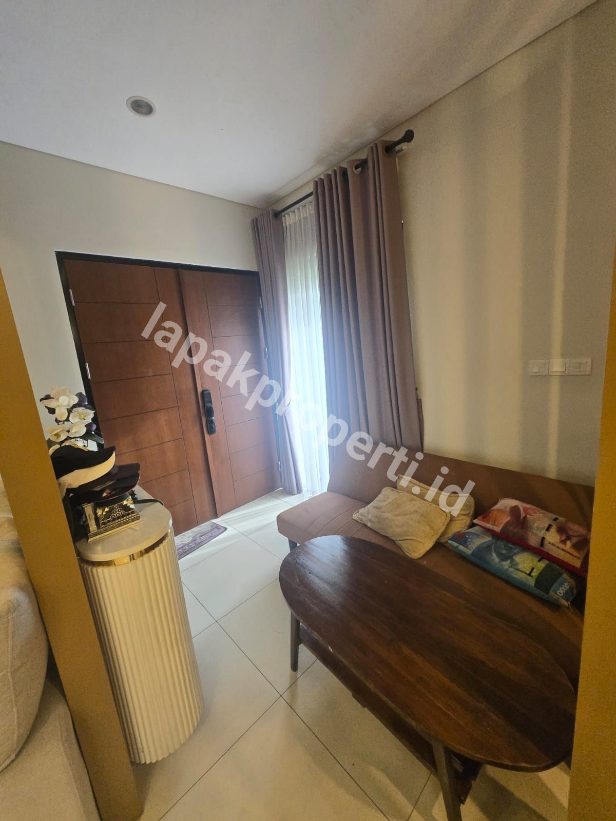 Foto Rumah Mewah Premium Posisi Hook Dalam Cluster Elite di Sumareccon Bekasi Utara - 9