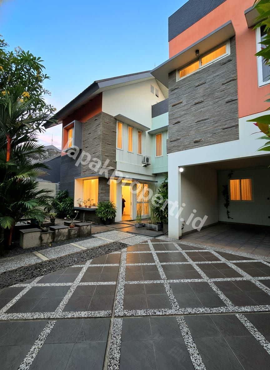 Foto Rumah Mewah Dalam komplek Siap Huni Di Duren Sawit Jakarta Timur - 1