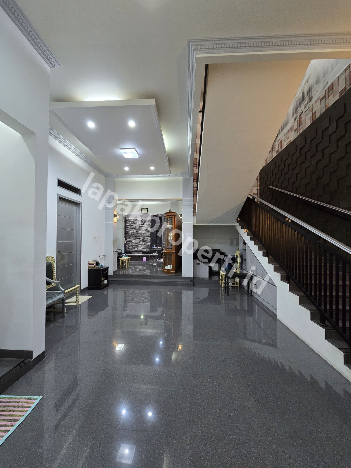 Foto TURUN HARGA Rumah Second Dalam Komplek Di Pondok Kelapa Jakarta Timur - 9