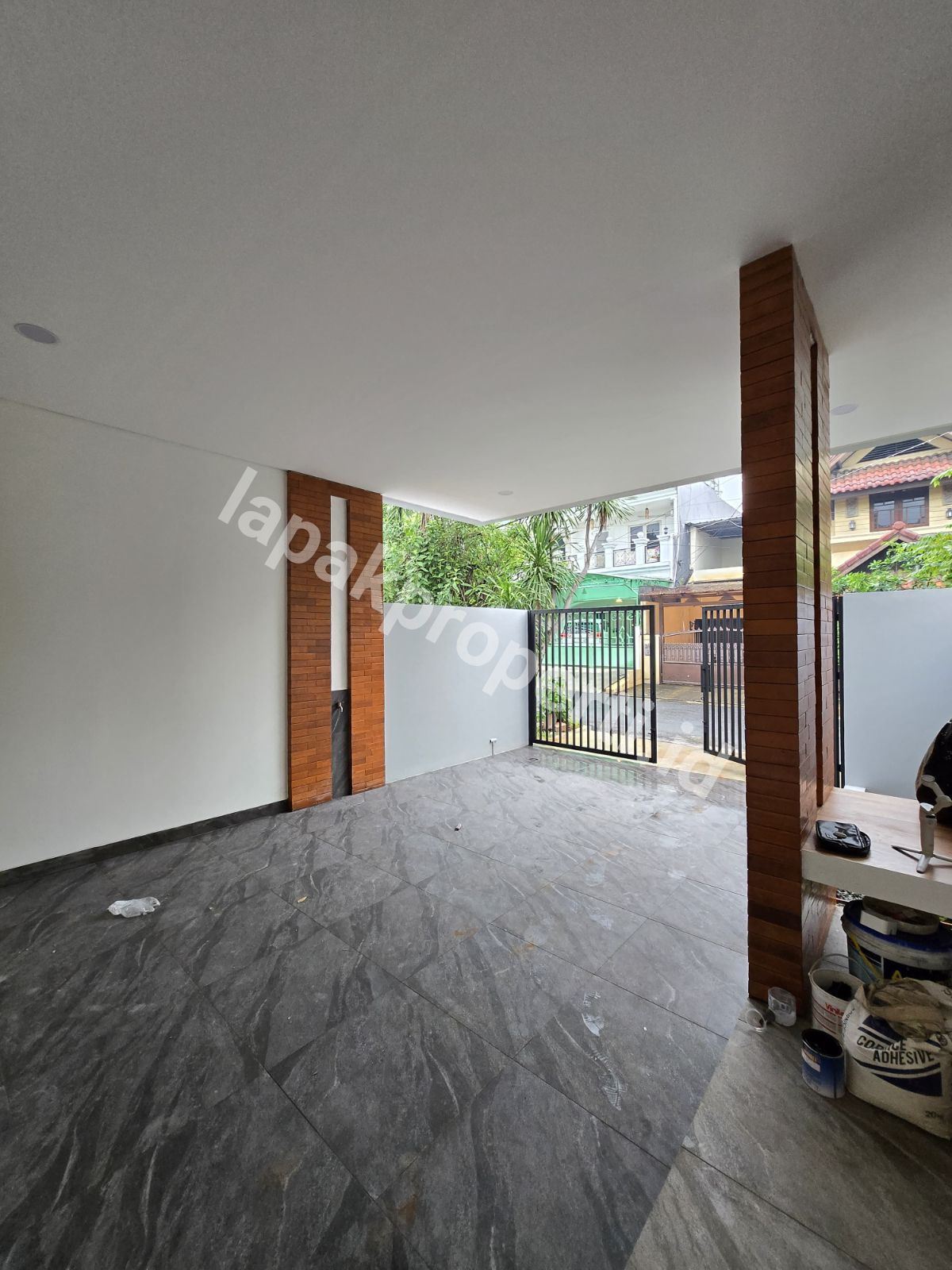 Foto Rumah Modern Dalam Komplek Billymoon Pondok Kelapa Jakarta Timur - 4