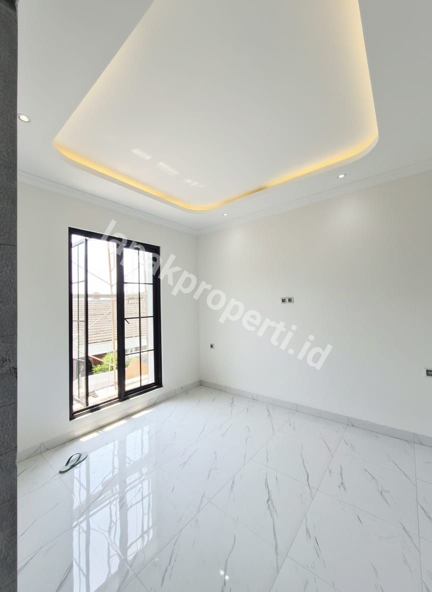 Foto Dijual Rumah Baru Dalam Komplek Di Pondok Bambu Jakarta Timur - 12