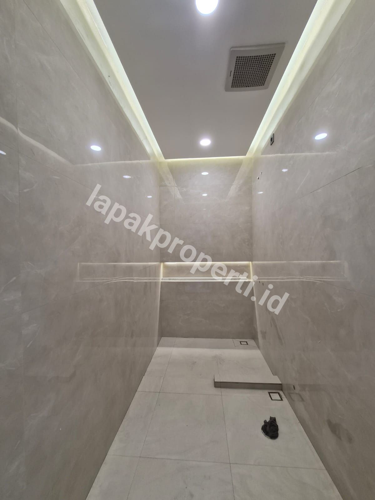 Foto Dijual Rumah Baru Dalam Komplek Di Pondok Bambu Jakarta Timur - 9