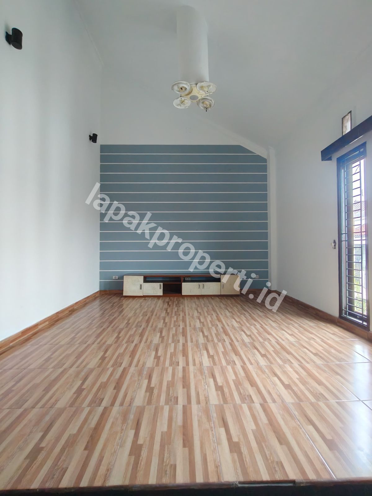 Foto Rumah Secondary Dalam komplek Di Jatibening Bekasi - 8