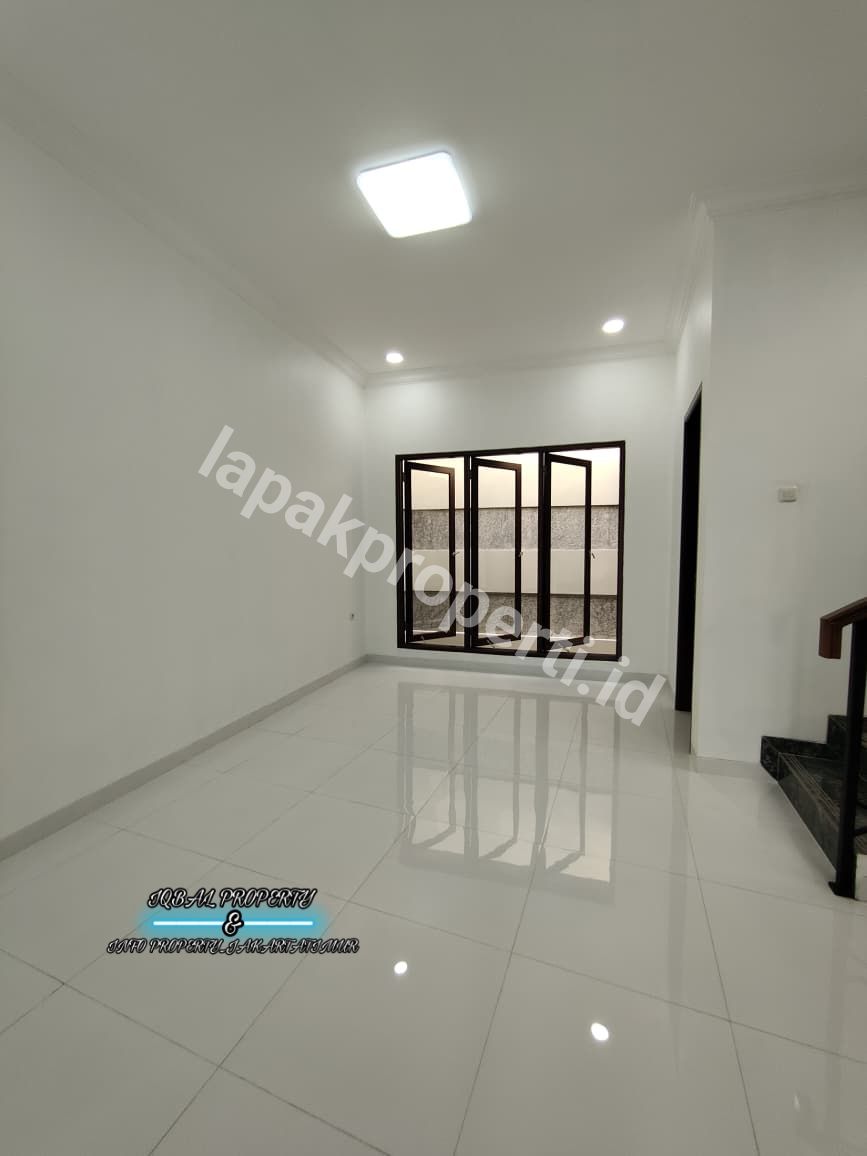 Foto Dijual Rumah Baru 3 lantai Dengan Rofftop Di Duren Sawit Jakarta Timur - 7