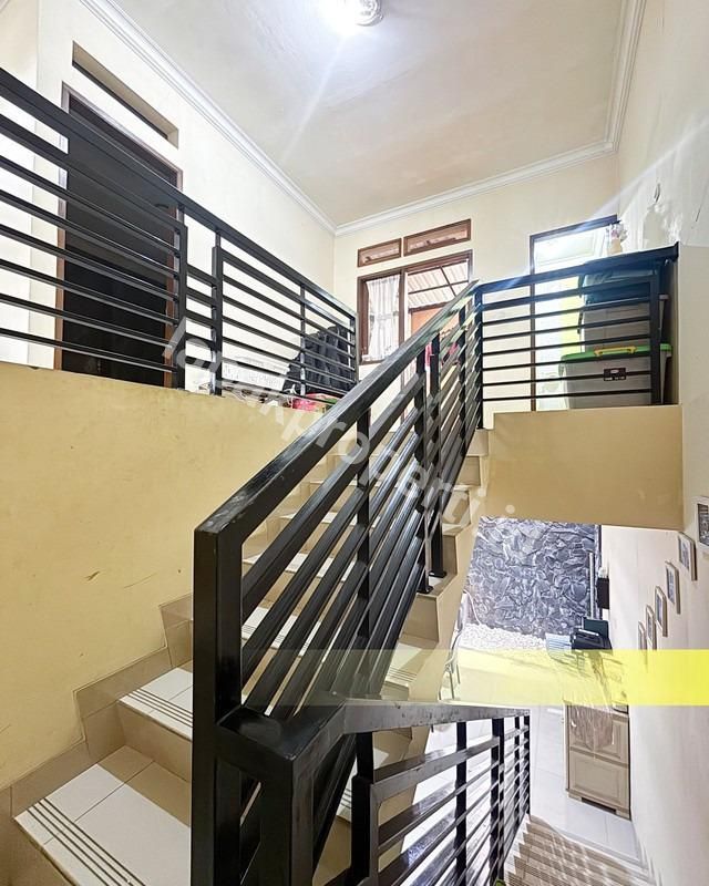 Foto Rumah Second Dalam Komplek One Gate Di Pondok Kelapa Jakarta Timur - 9