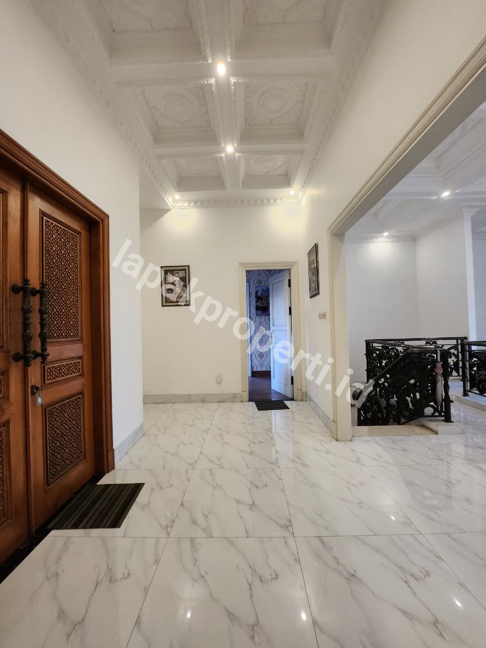 Foto Dijual Rumah Classic Mewah Dalam Komplek Billymoon Pondok Kelapa Jakarta Timur - 5