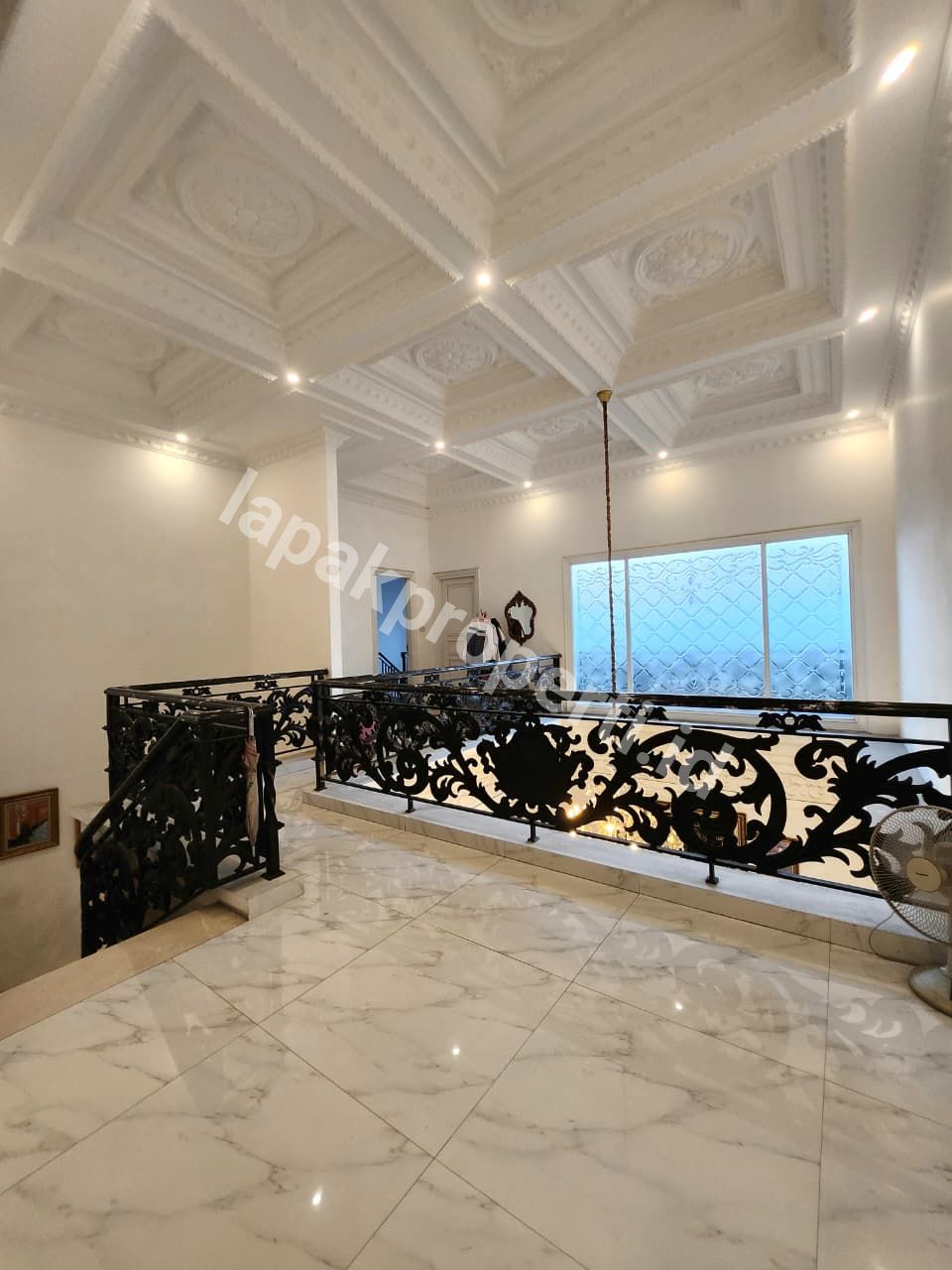 Foto Dijual Rumah Classic Mewah Dalam Komplek Billymoon Pondok Kelapa Jakarta Timur - 12