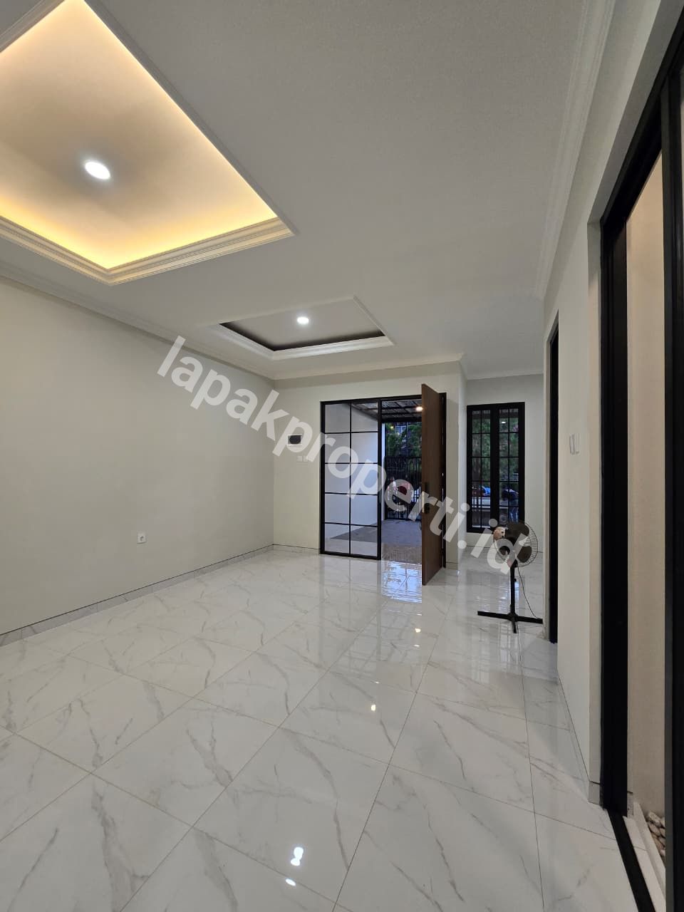 Foto Dijual Rumah Baru Dalam Komplek Mewah Di Billymoon Jakarta Timur - 10