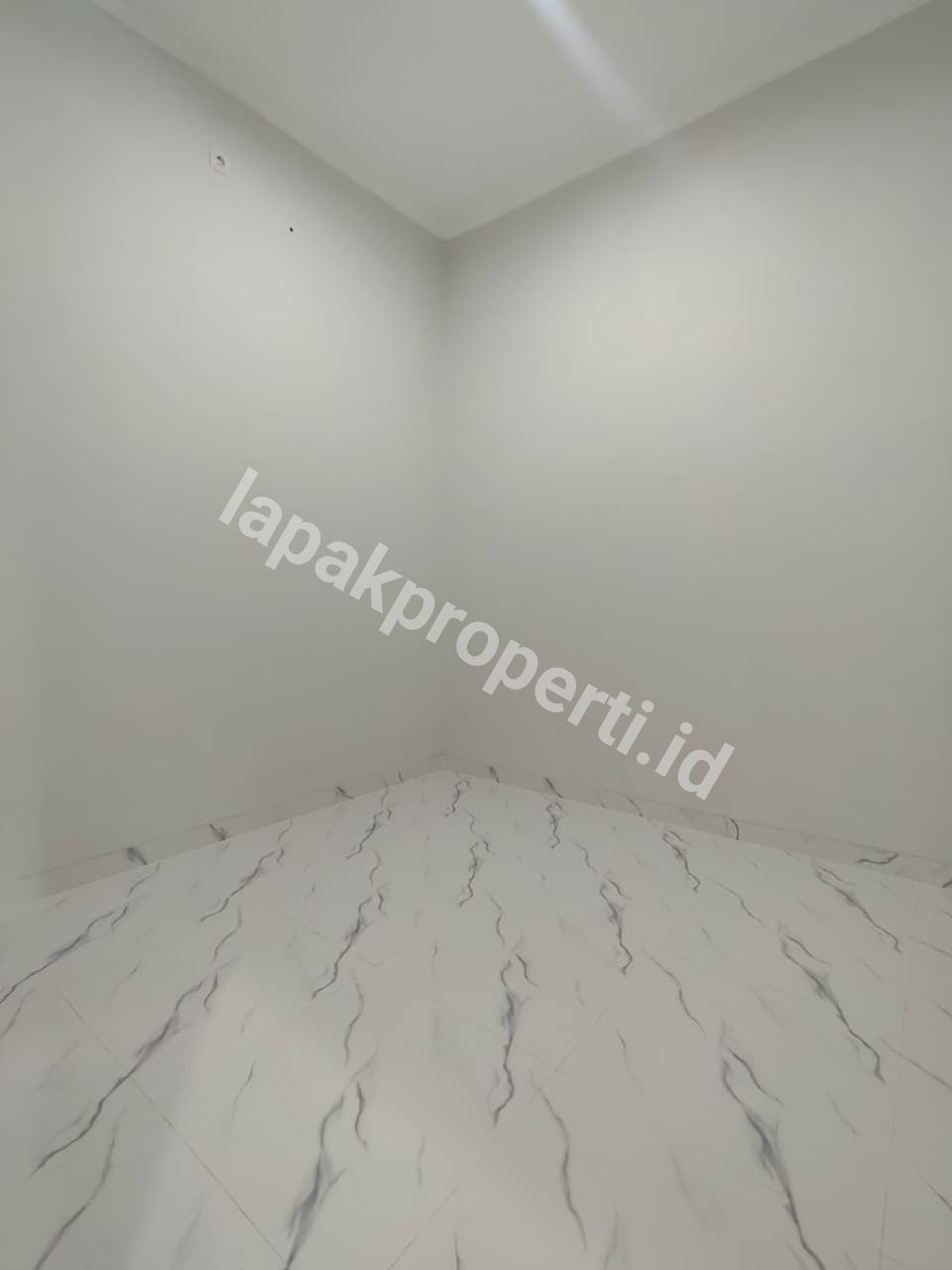 Foto Dijual Rumah Modern Classic 2 Lantai  Di Cipayung Jakarta Timur - 8