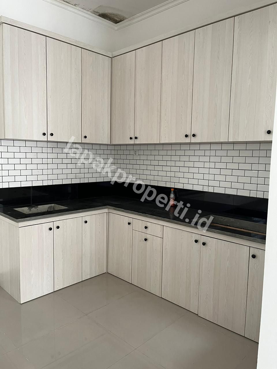 Foto Dijual Rumah Baru Dekat LRT Jatiwaringin - 8