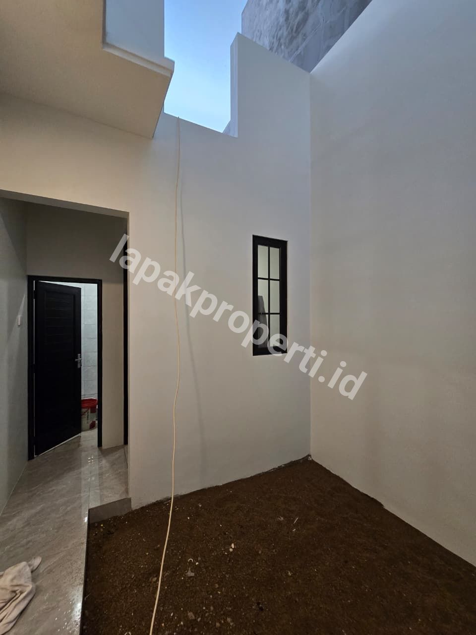 Foto Dijual Rumah Baru Dalam Komplek Mewah Di Billymoon Jakarta Timur - 9