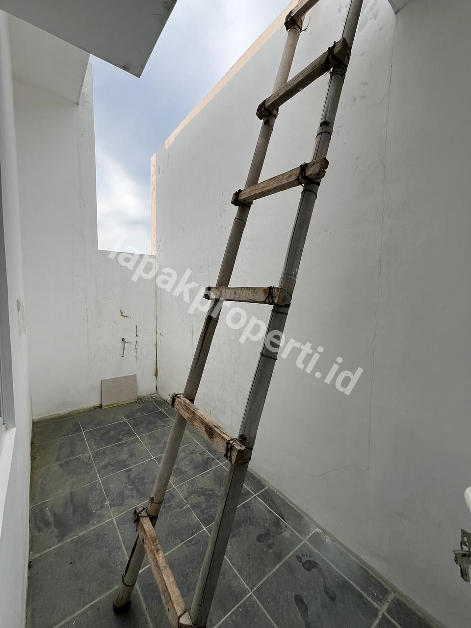 Foto Dijual Rumah Baru Dekat LRT Jatiwaringin - 10