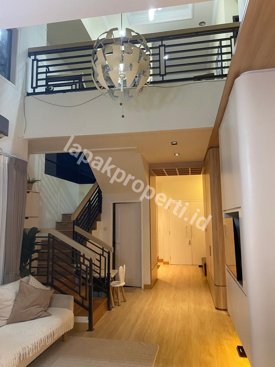 Foto Rumah Second Furnished, Hook Di Billymoon Pondok Kelapa Jakarta Timur - 10