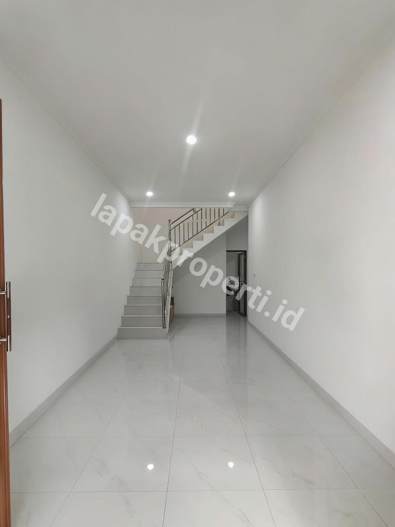 Foto Dijual Rumah Siap Huni Dekat Dengan Taman Di Pondok Bambu Jakarta Timur - 4