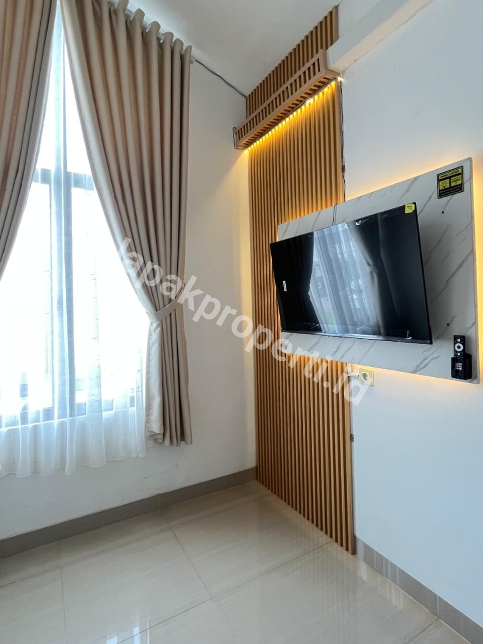 Foto RUMAH CLUSTER FULL FURNISHED SIAP HUNI di JABABEKA RESIDENCE CIKARANG BEKASI - 9