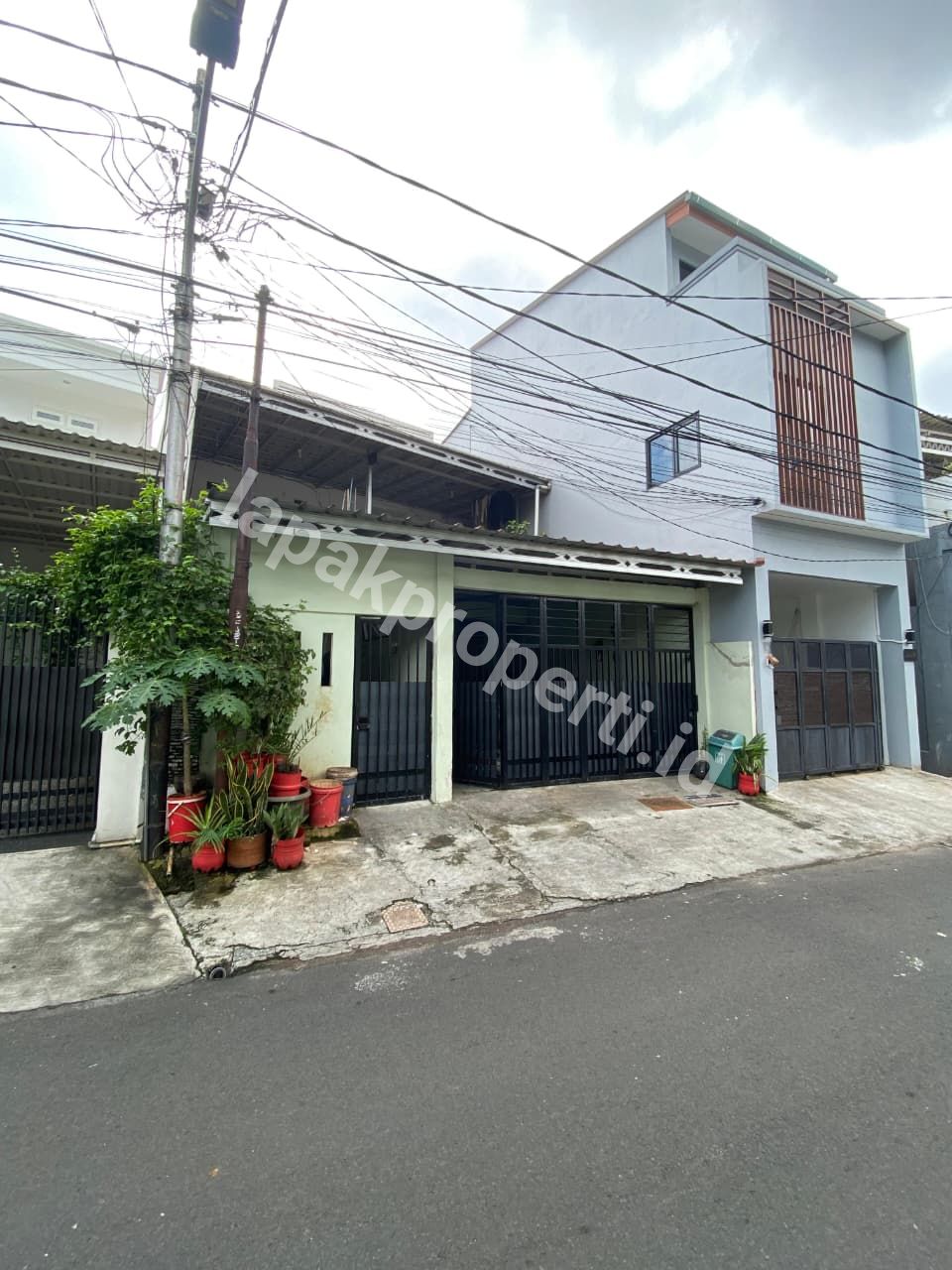 Foto RUMAH INDUK dan KOST LOKASI STRATEGIS di MATRAMAN RAYA JAKARTA TIMUR - 2
