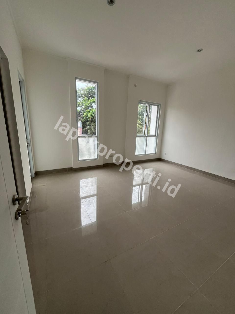 Foto Dijual Rumah Baru Dekat LRT Jatiwaringin - 7