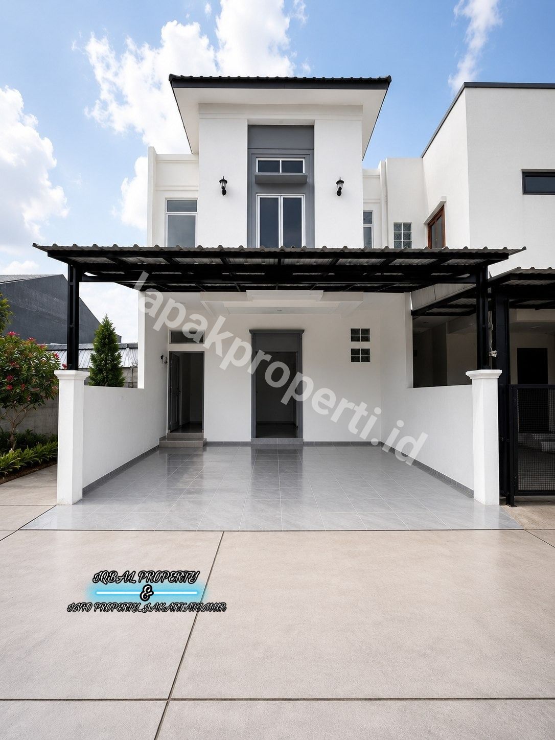 Foto Dijual Rumah Baru Design Classic Modern Siap Huni - 1