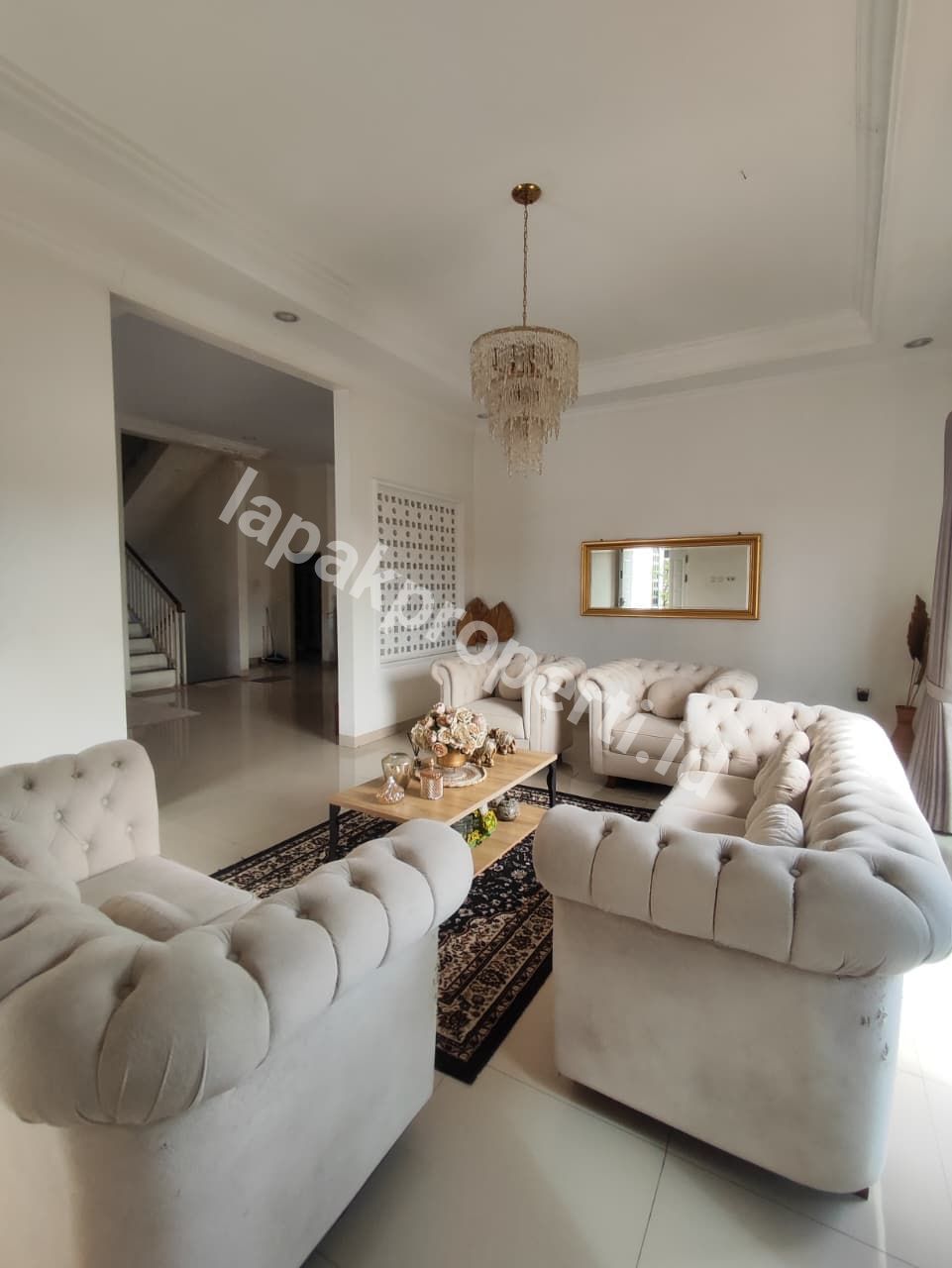 Foto RUMAH MEWAH HOOK 3 LANTAI FULL FURNISHED DALAM KOMPLEK STRATEGIS di JATIBENING BEKASI - 14