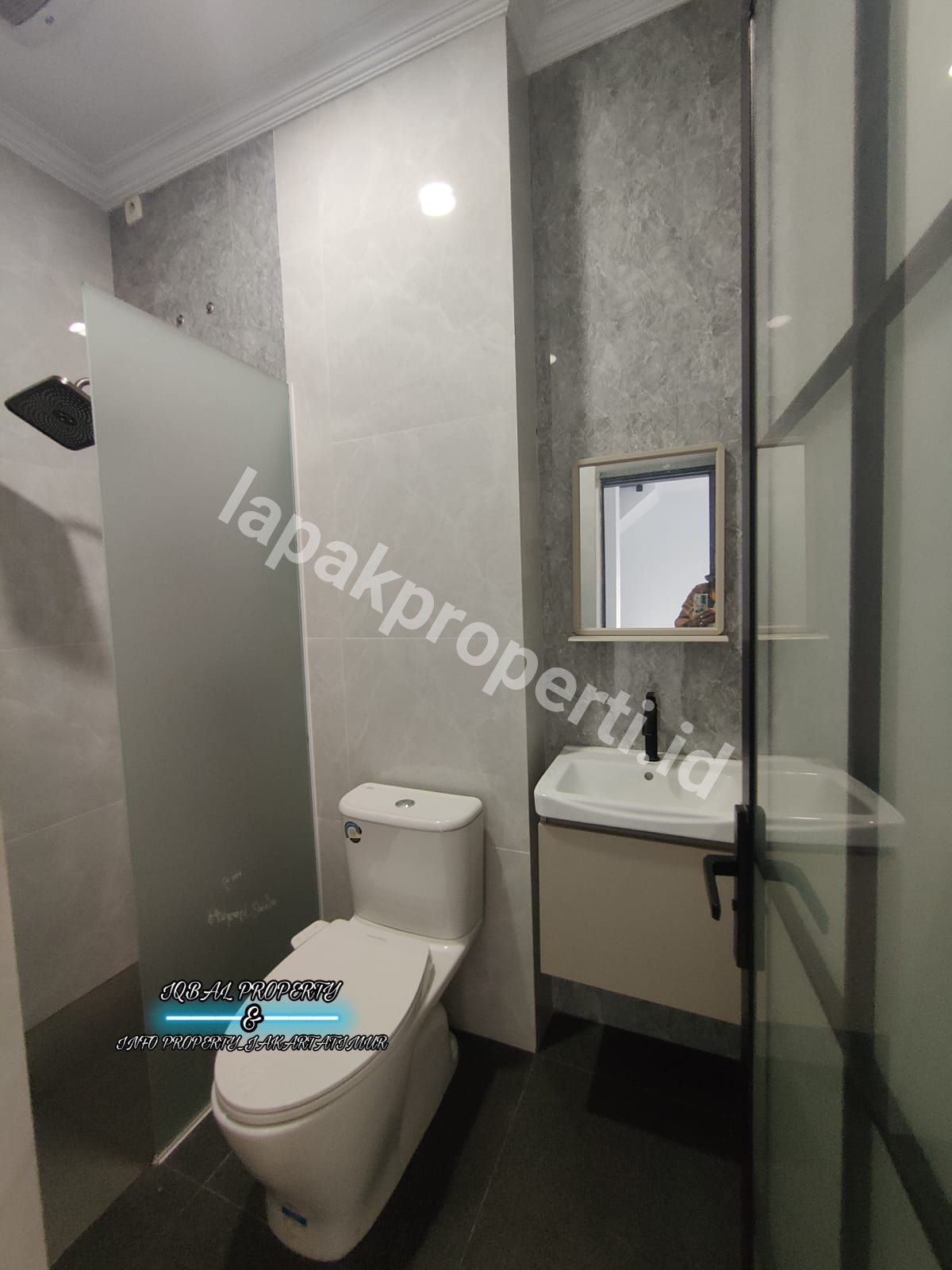 Foto Dijual Rumah Baru Dengan Rofftop Siap Huni Di Pondok Kelapa Jakarta Timur - 11