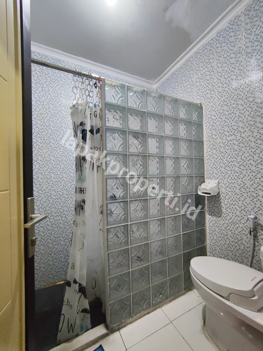 Foto Dijual Rumah Secondary Dalam komplek Siap Huni Di Pondok Kelapa Jakarta Timur - 7