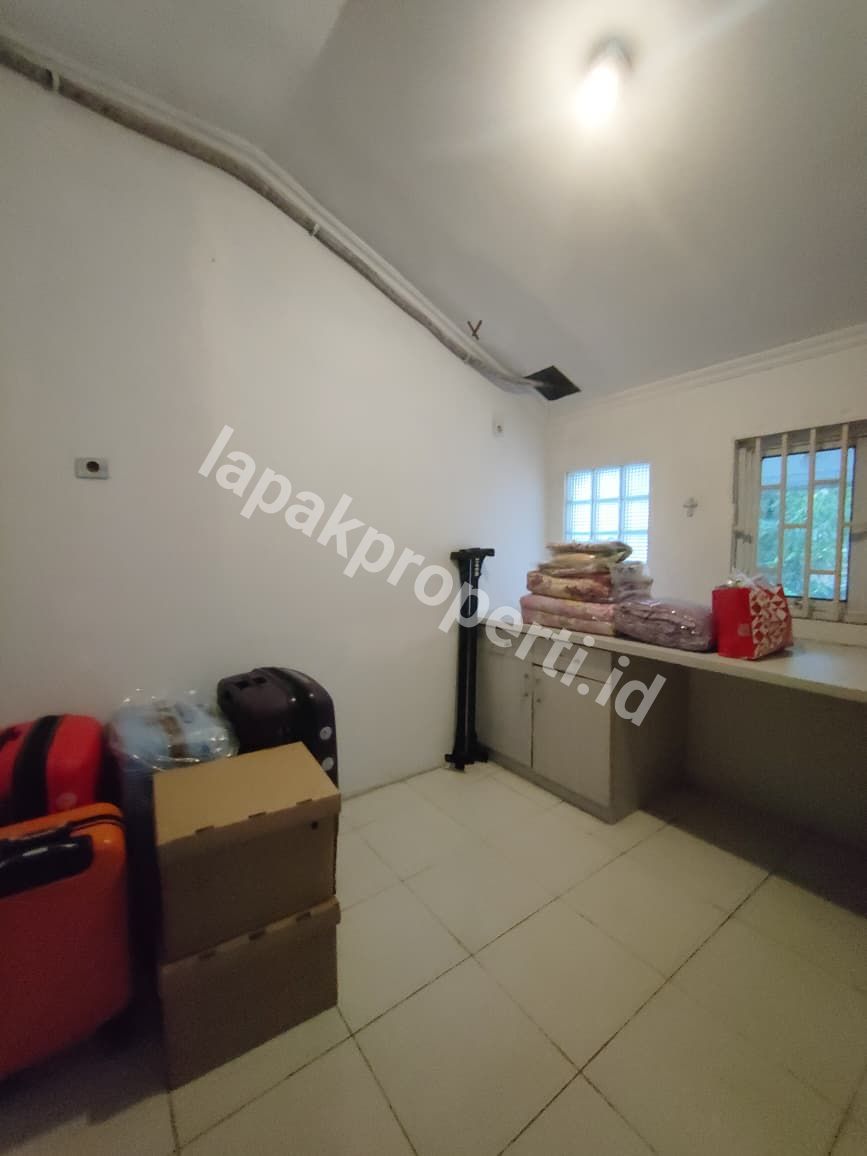 Foto Dijual Rumah Secondary Dalam komplek Siap Huni Di Pondok Kelapa Jakarta Timur - 11