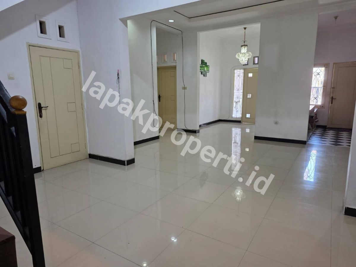 Foto Disewakan Rumah 5 kamar Pantai Mentari Surabaya Timur dekat Raya Kenjeran - 3