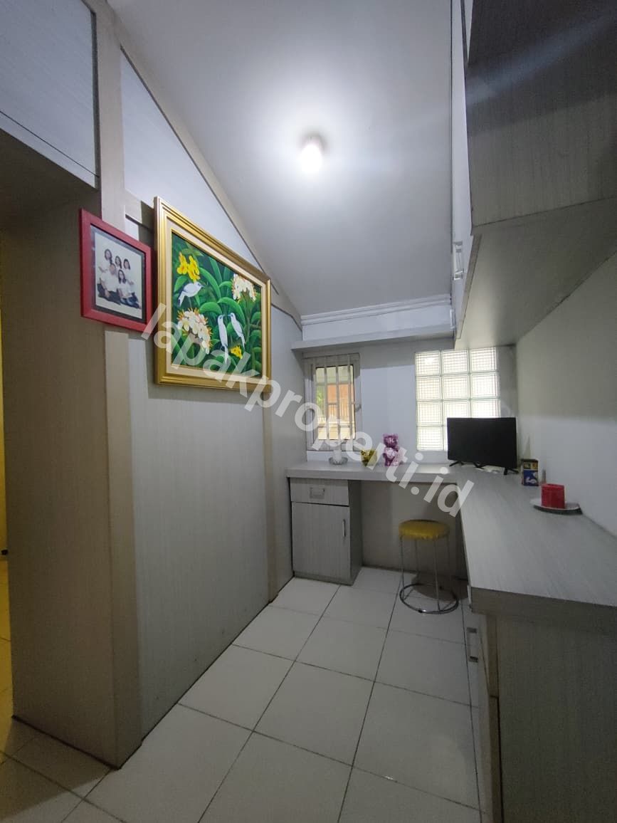 Foto Dijual Rumah Secondary Dalam komplek Siap Huni Di Pondok Kelapa Jakarta Timur - 9