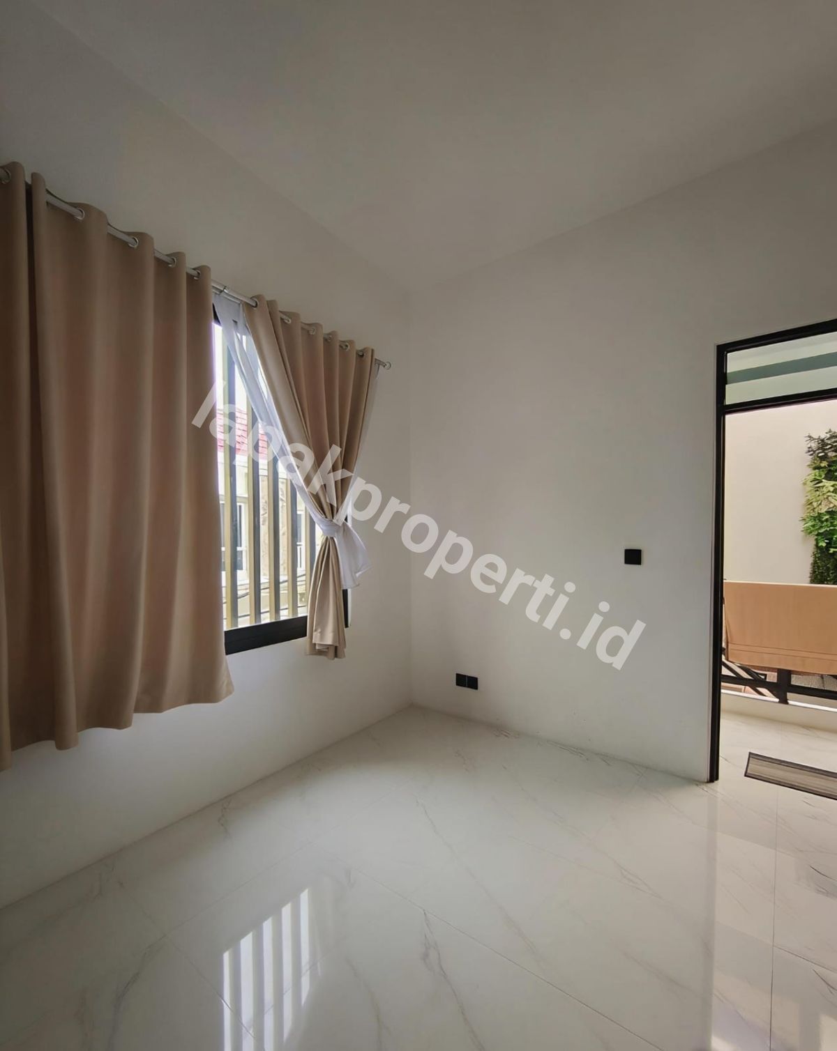 Foto Dijual Rumah Secondary Siap Huni Di Duren Sawit Jakarta Timur - 9