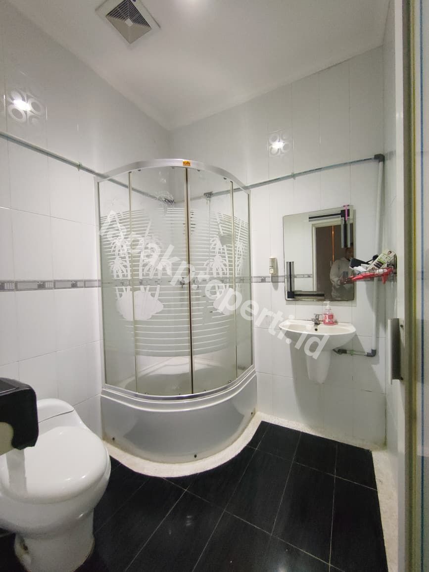 Foto Dijual Rumah Secondary Dalam komplek Siap Huni Di Pondok Kelapa Jakarta Timur - 13