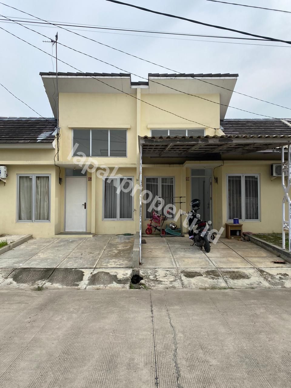 Foto Dijual Rumah gandeng Siap Huni di Karawang - 2