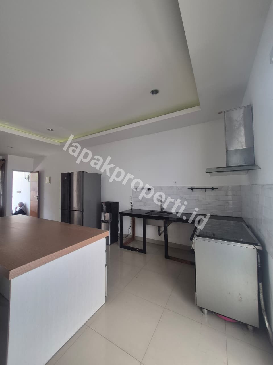 Foto Rumah Dalam Cluster Akses Jalan Lebar Dalam Cluster Semi Furnished - 5