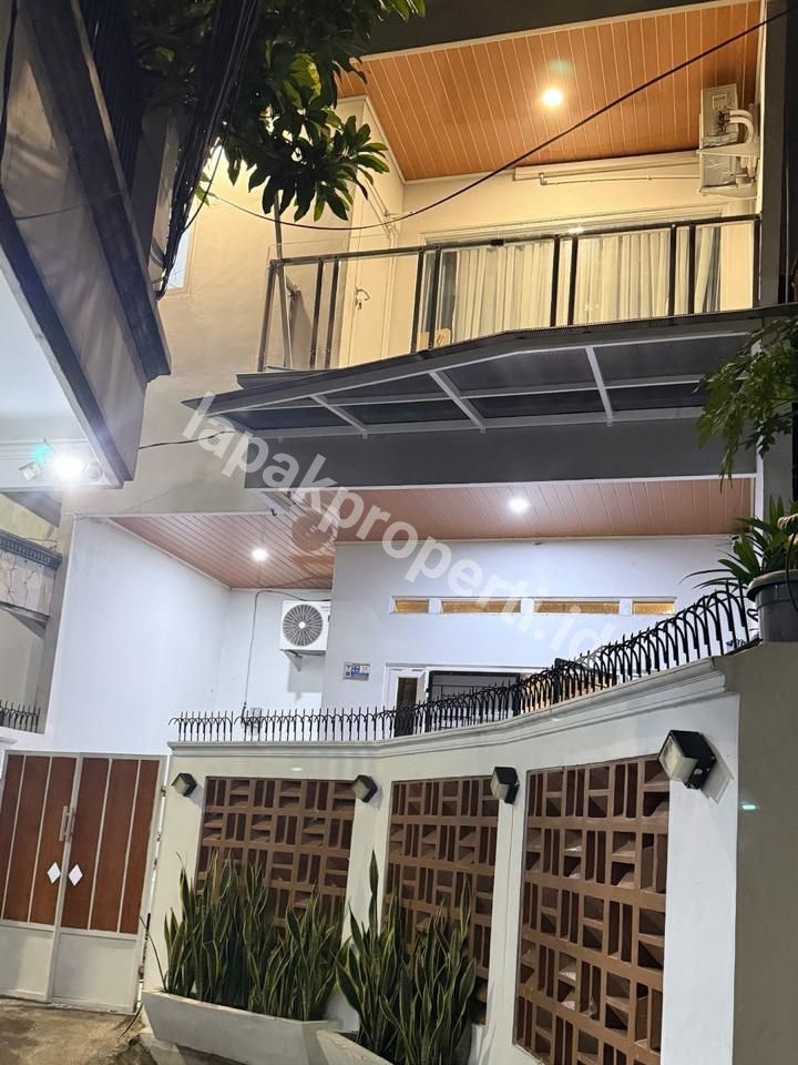 Foto Dijual Rumah Semi Furnished Akses Motor Dekat RS Persahabatan Di Pisangan Timur - 1