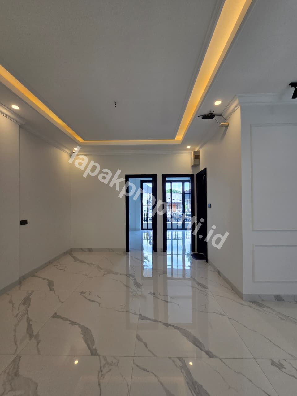 Foto Rumah Mewah Dalam komplek Elite Dengan Pripave Pool Di Pondok Kelapa Jakarta Timur - 14