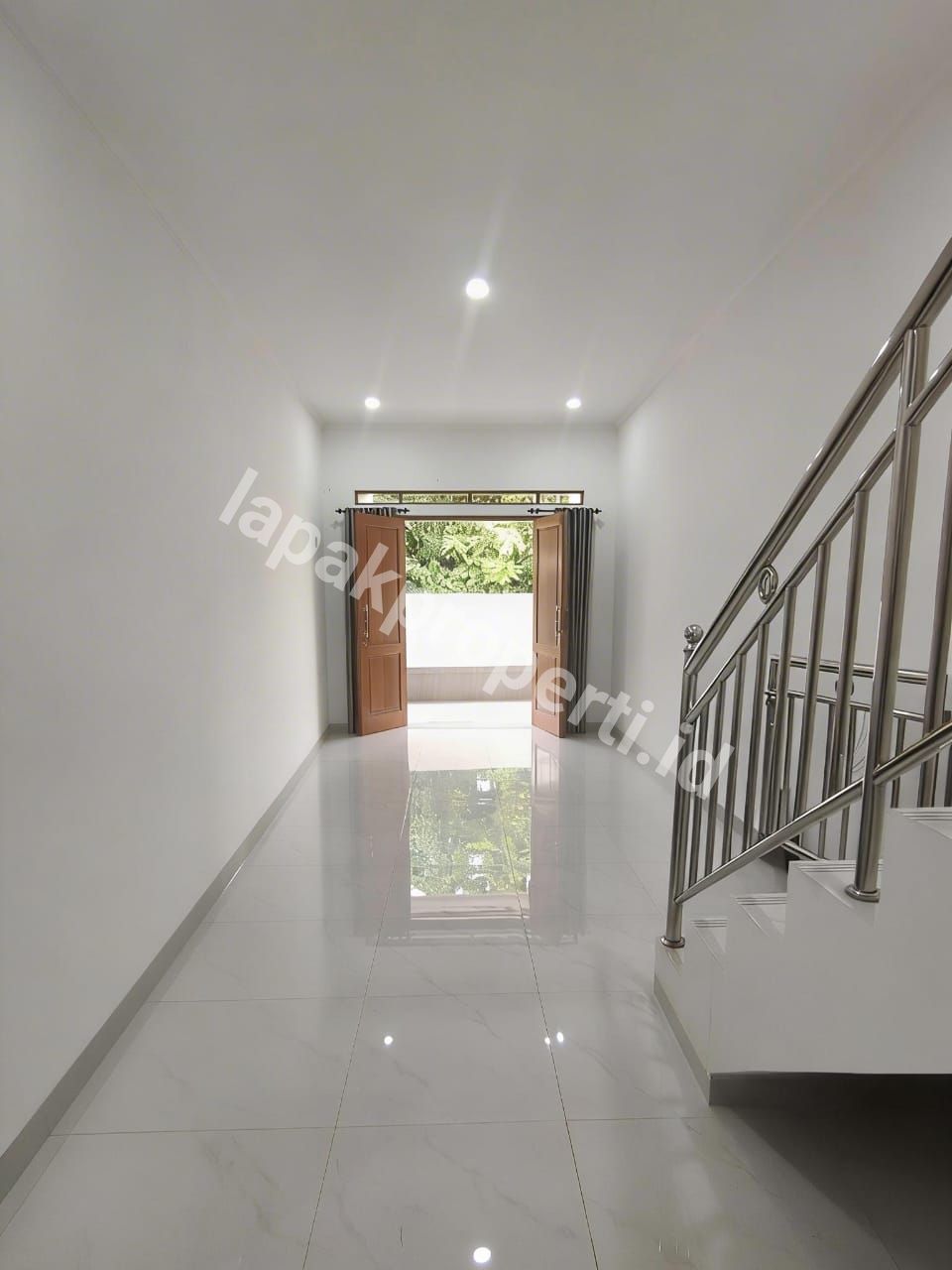 Foto Dijual Rumah Siap Huni Dekat Dengan Taman Di Pondok Bambu Jakarta Timur - 5