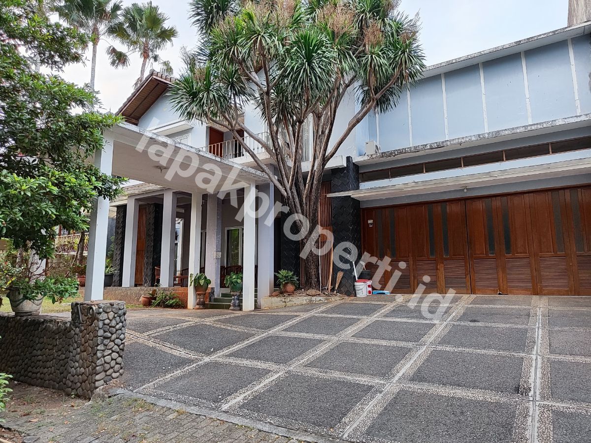 Foto RUMAH MEWAH DALAM KOMPLEK ASRI di LEBAK BULUS JAKARTA SELATAN - 1