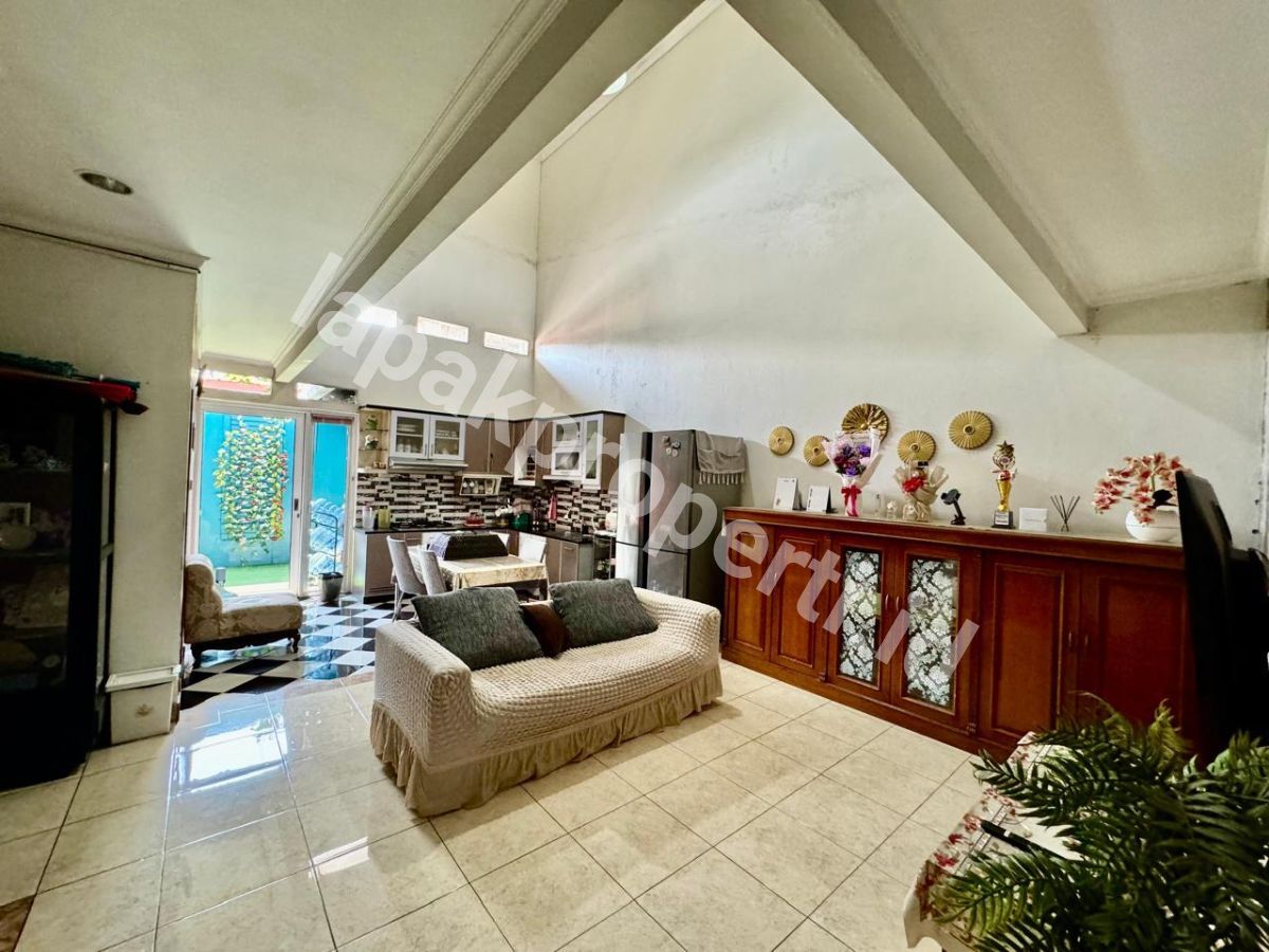 Foto Dijual Rumah Kokoh Terawat Dalam komplek Di Pondok Bambu Jakarta Timur - 8