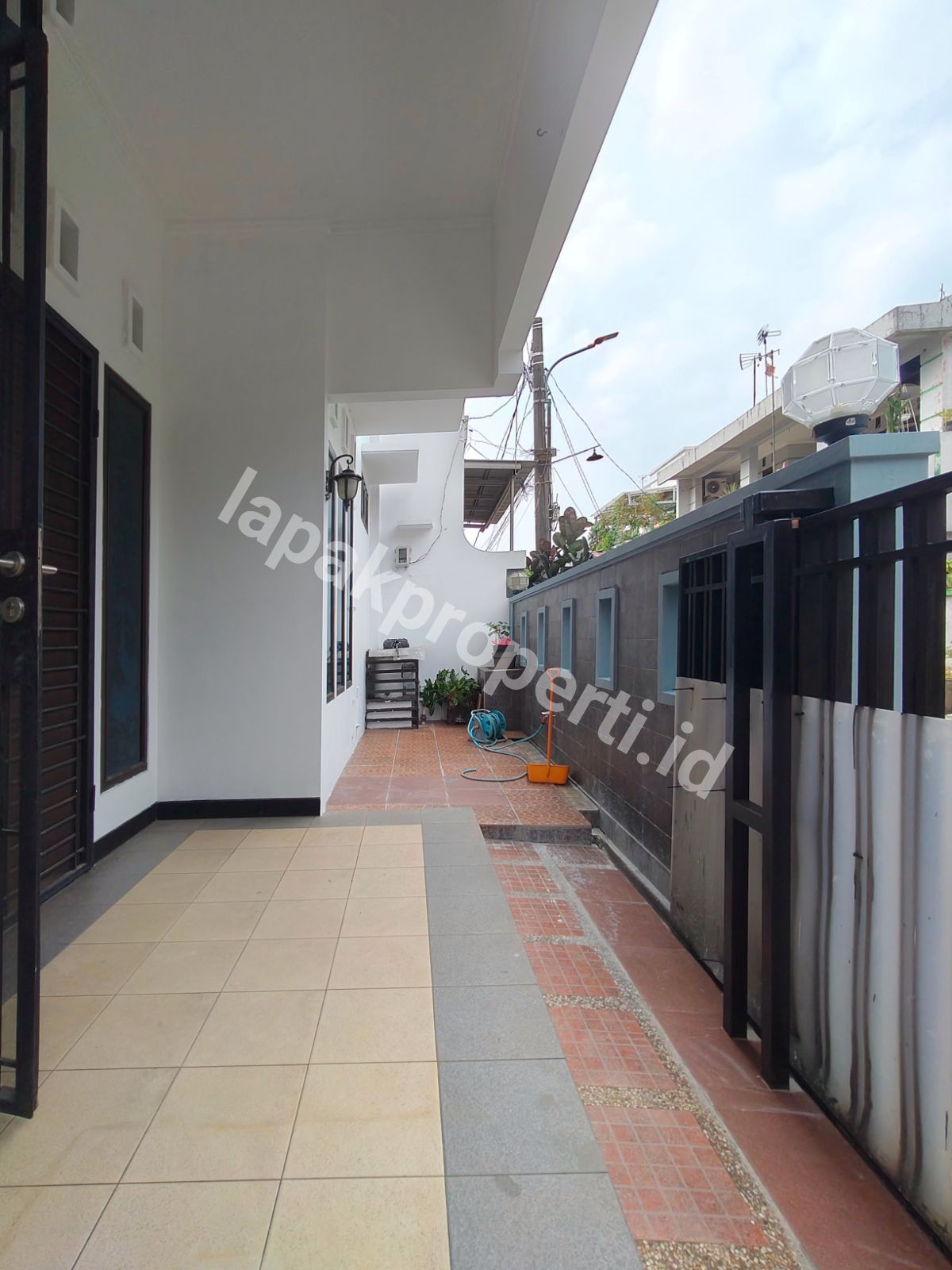 Foto Rumah Secondary Dalam komplek Di Jatibening Bekasi - 10