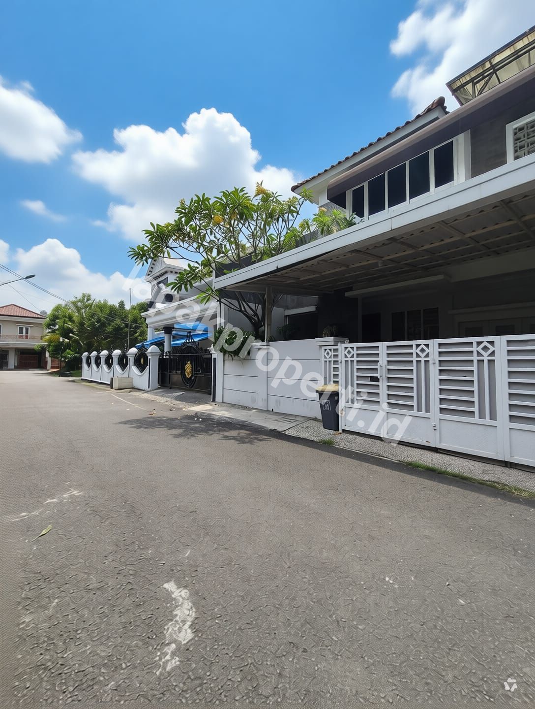 Foto Dijual Rumah Secondary Dalam Komplek Siap Huni Di Pondok Kelapa Jakarta Timur - 2