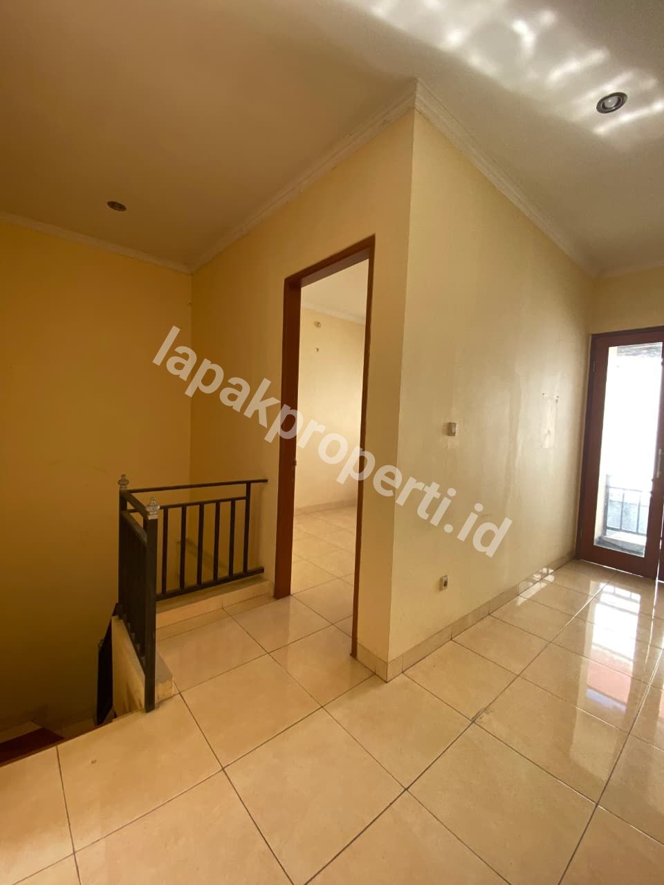 Foto RUMAH BAGUS DALAM KOMPLEK STRATEGIS di KALIMALANG DUREN SAWIT JAKARTA TIMUR - 12