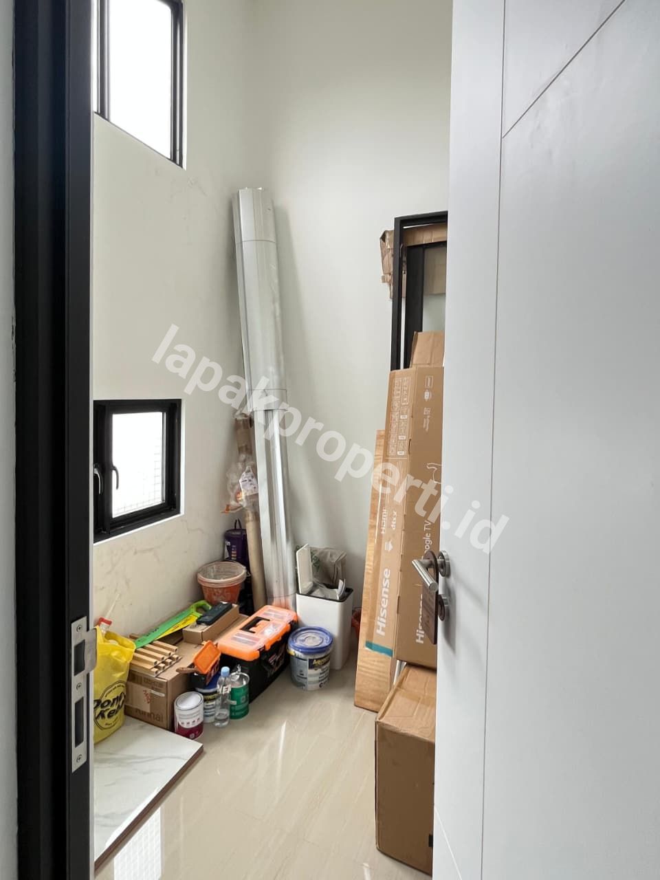 Foto RUMAH CLUSTER FULL FURNISHED SIAP HUNI di JABABEKA RESIDENCE CIKARANG BEKASI - 8