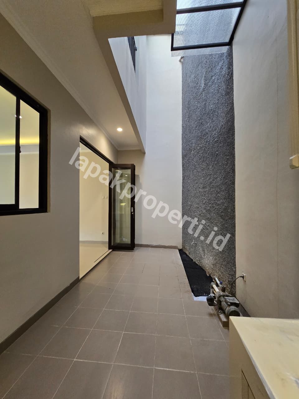 Foto Dijual Rumah Terawat Dalam Twonhouse Di Condet Jakarta Timur - 10