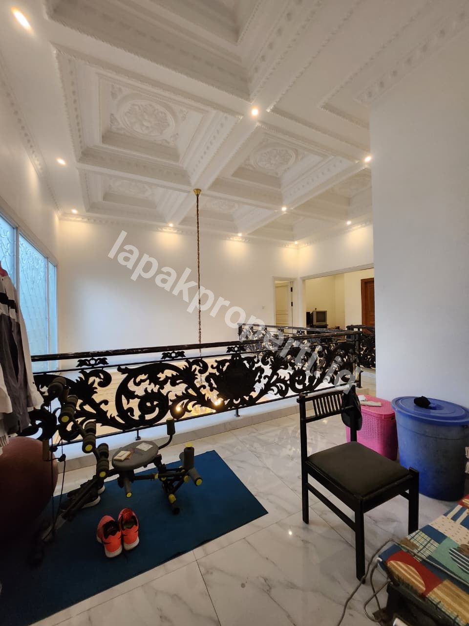 Foto Dijual Rumah Classic Mewah Dalam Komplek Billymoon Pondok Kelapa Jakarta Timur - 11