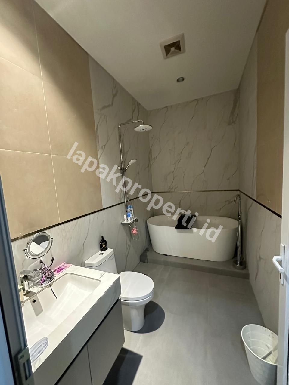 Foto Dijual Rumah Secondary Full Furnished Dalam komplek Di Rawamangun Jakarta Timur - 7